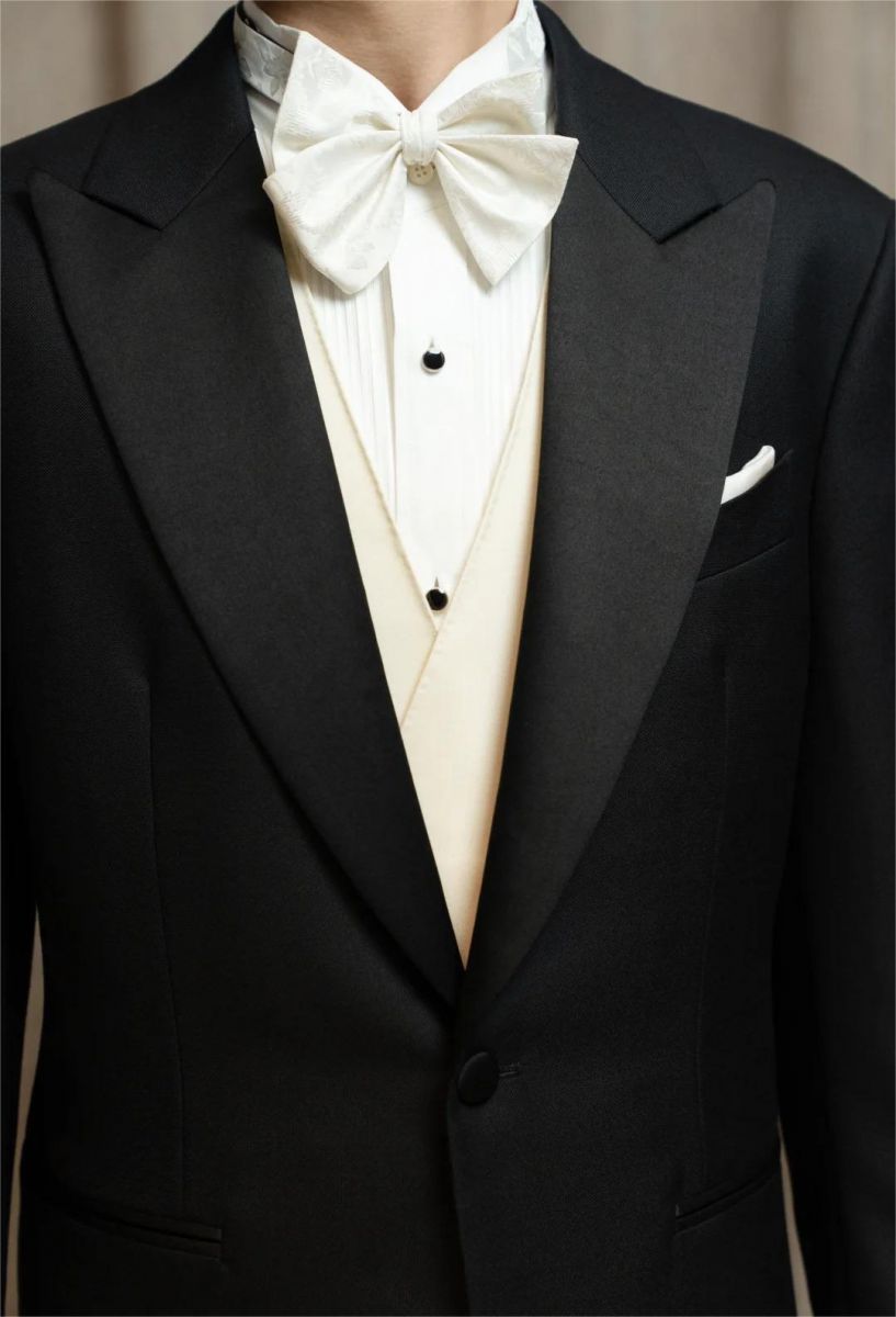 9 Cách Phối Tuxedo Cưới Giúp Chú Rể Toát Lên Đẳng Cấp